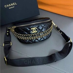 *** SOLD SOLD SOLD ***
CC Chanel Makeup Belt Bag/ Fanny Pack GWP/VIP